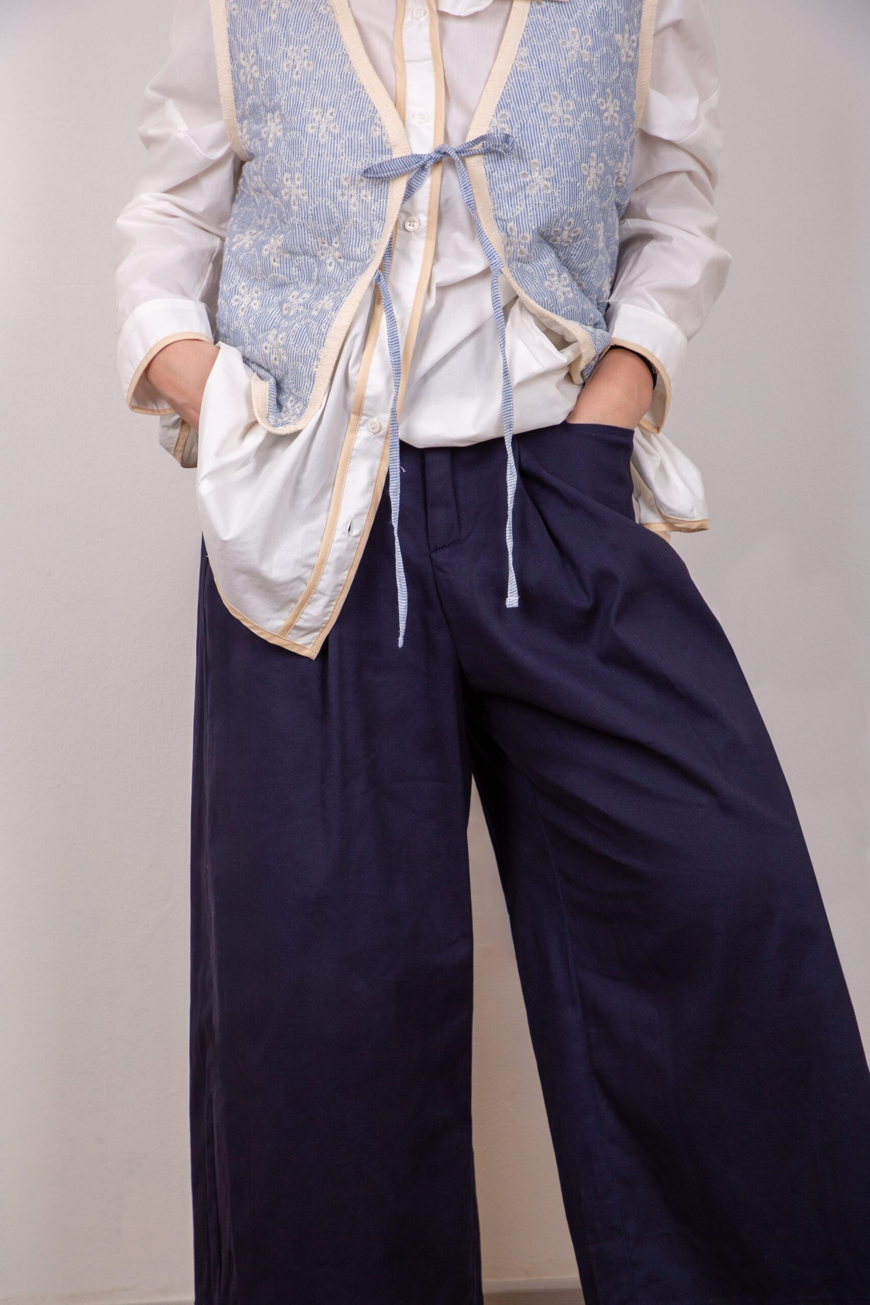 Completo Pantaloni e Gilet Blu