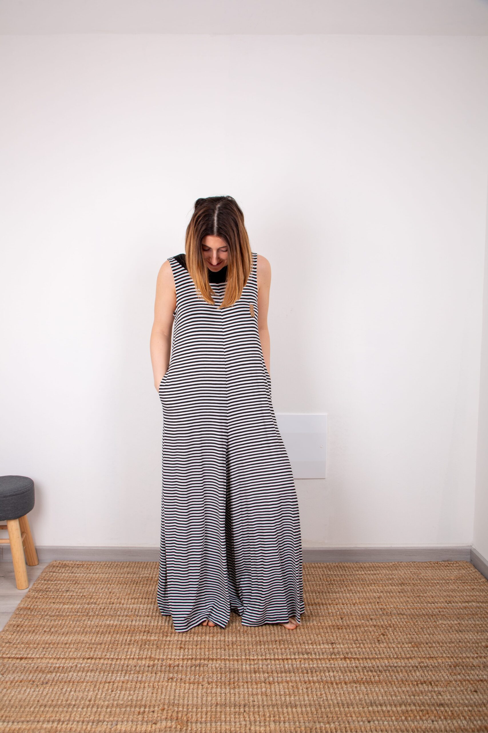 Abito lungo a righe bianco blu